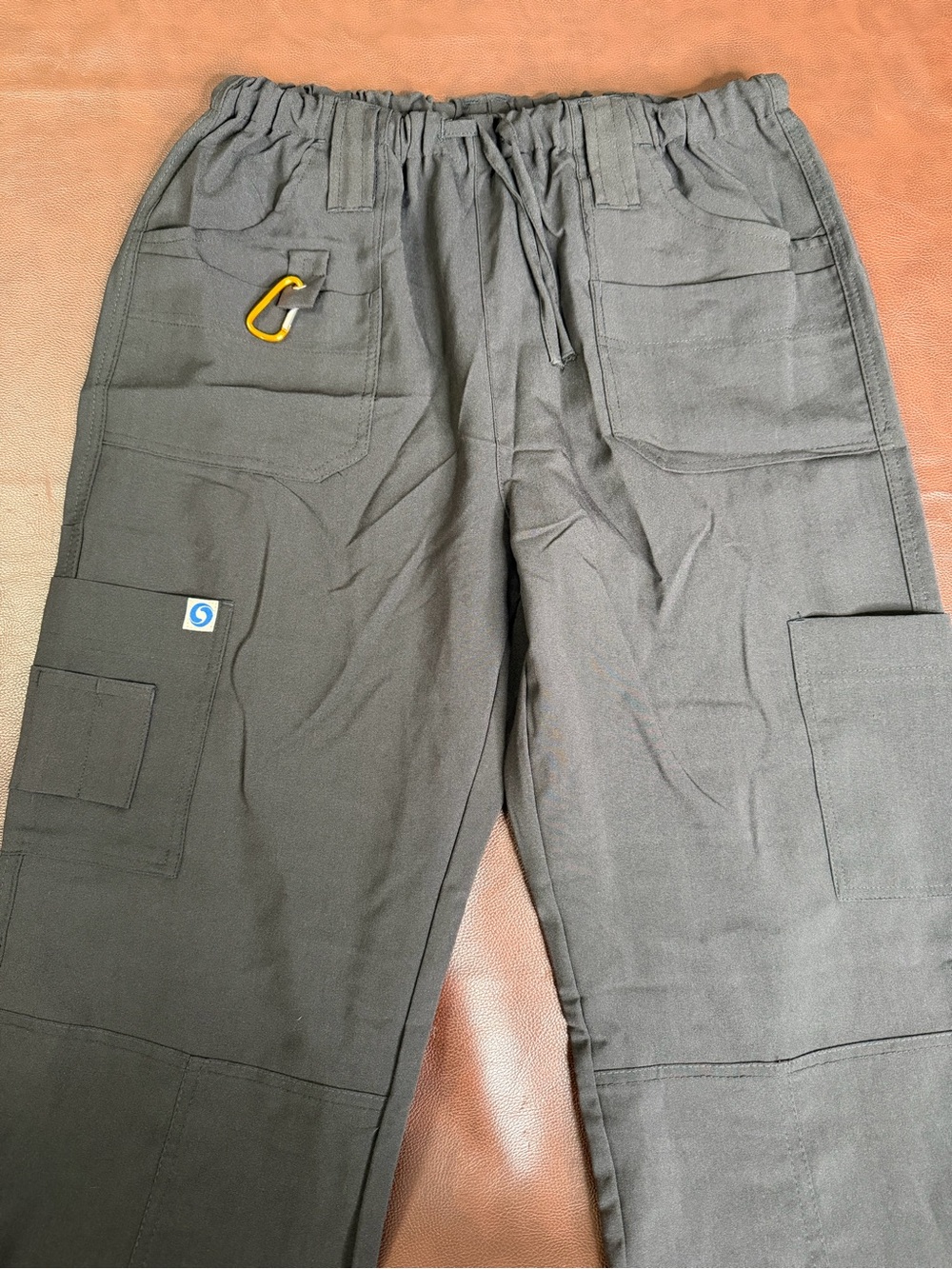 Spectrum women’s black cargo scrub pants